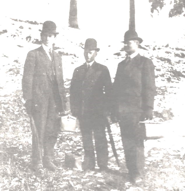 Elders Green, Branch, Holman